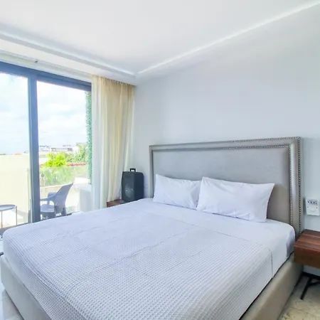 One Paralia 405