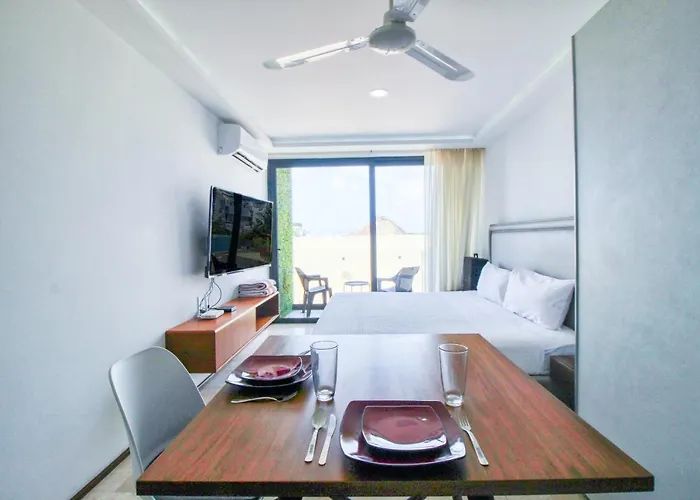 One Paralia 405 Hotel *